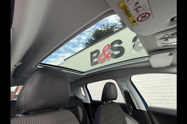 Peugeot 2008 1.2 PureTech Camera Cruise Stoelverwarming Carplay Panorama Trekhaak Navigatie