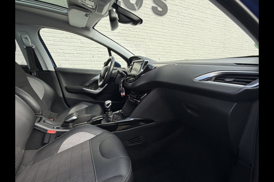 Peugeot 2008 1.2 PureTech Camera Cruise Stoelverwarming Carplay Panorama Trekhaak Navigatie