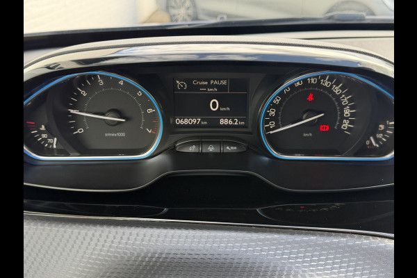 Peugeot 2008 1.2 PureTech Camera Cruise Stoelverwarming Carplay Panorama Trekhaak Navigatie