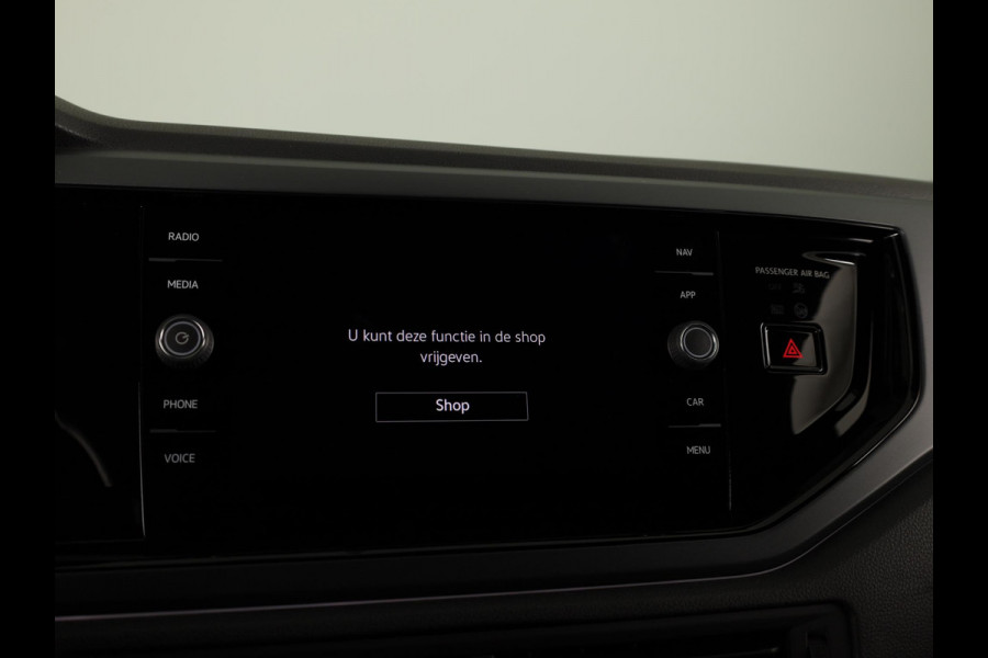 Volkswagen Polo r line business | 95 pk | automaat (DSG) | panoramadak | camera | stoelverwarming | keyless entry | 18 inch