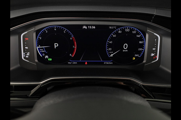 Volkswagen Polo r line business | 95 pk | automaat (DSG) | panoramadak | camera | stoelverwarming | keyless entry | 18 inch