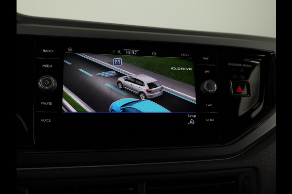 Volkswagen Polo r line business | 95 pk | automaat (DSG) | panoramadak | camera | stoelverwarming | keyless entry | 18 inch