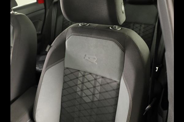 Volkswagen Polo r line business | 95 pk | automaat (DSG) | panoramadak | camera | stoelverwarming | keyless entry | 18 inch