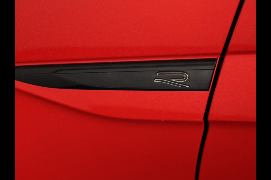 Volkswagen Polo r line business | 95 pk | automaat (DSG) | panoramadak | camera | stoelverwarming | keyless entry | 18 inch