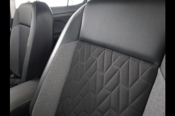 Volkswagen T-Cross 1.0 TSI Life Edition GOAL 95 pk | Navigatie | Parkeersensoren | Adaptieve cruise control | LED koplampen | Autom. airco | Stoelverwarming |