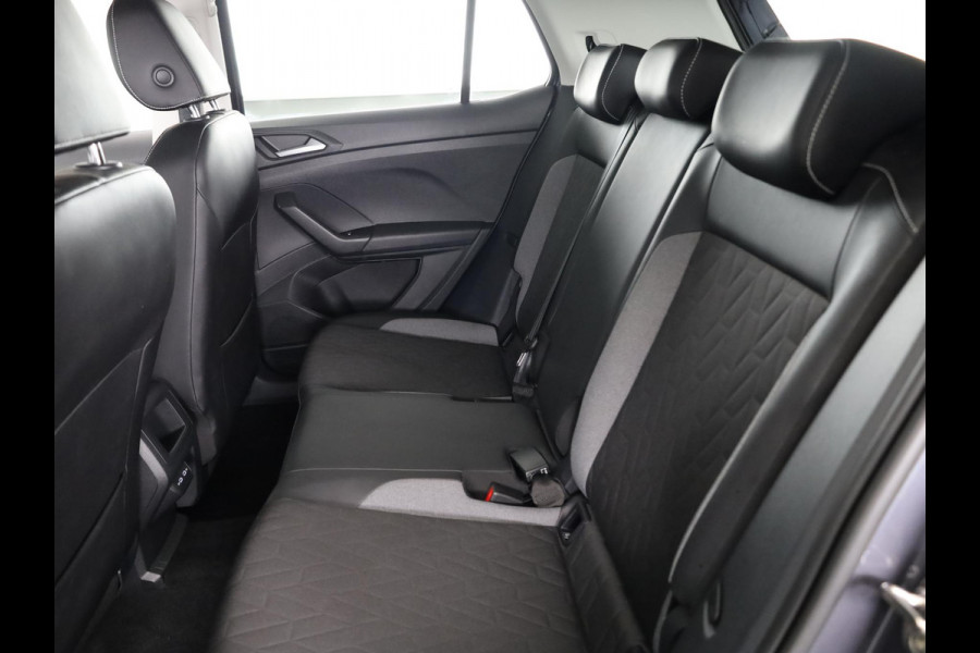 Volkswagen T-Cross 1.0 TSI Life Edition GOAL 95 pk | Navigatie | Parkeersensoren | Adaptieve cruise control | LED koplampen | Autom. airco | Stoelverwarming |