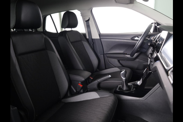 Volkswagen T-Cross 1.0 TSI Life Edition GOAL 95 pk | Navigatie | Parkeersensoren | Adaptieve cruise control | LED koplampen | Autom. airco | Stoelverwarming |