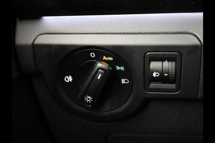 Volkswagen T-Cross 1.0 TSI Life Edition GOAL 95 pk | Navigatie | Parkeersensoren | Adaptieve cruise control | LED koplampen | Autom. airco | Stoelverwarming |