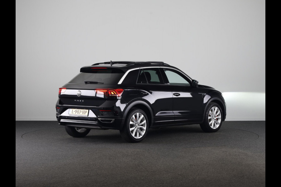 Volkswagen T-Roc 1.5 TSI Sport Business R 150 PK | Automaat (DSG) | Panoramadak | Camera | Keyless entry | Digitaal dashboard | Stoelverwarming