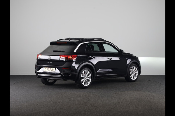 Volkswagen T-Roc 1.5 TSI Sport Business R 150 PK | Automaat (DSG) | Panoramadak | Camera | Keyless entry | Digitaal dashboard | Stoelverwarming
