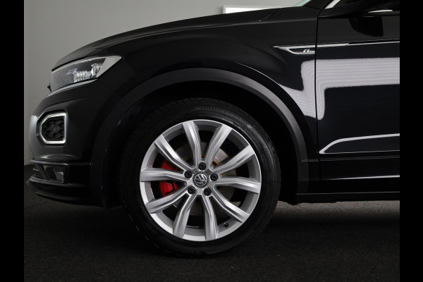 Volkswagen T-Roc 1.5 TSI Sport Business R 150 PK | Automaat (DSG) | Panoramadak | Camera | Keyless entry | Digitaal dashboard | Stoelverwarming