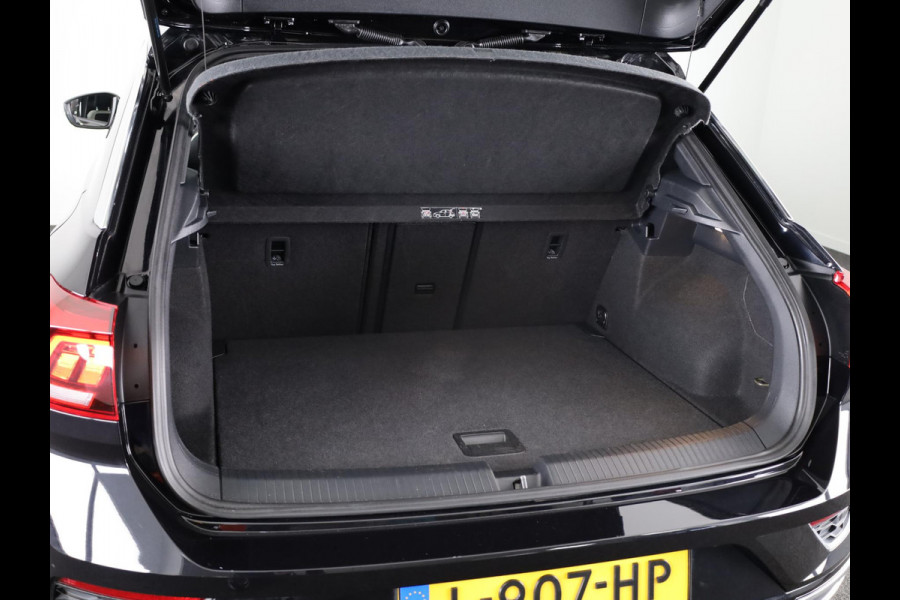 Volkswagen T-Roc 1.5 TSI Sport Business R 150 PK | Automaat (DSG) | Panoramadak | Camera | Keyless entry | Digitaal dashboard | Stoelverwarming