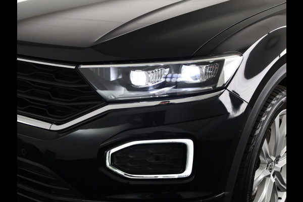 Volkswagen T-Roc 1.5 TSI Sport Business R 150 PK | Automaat (DSG) | Panoramadak | Camera | Keyless entry | Digitaal dashboard | Stoelverwarming