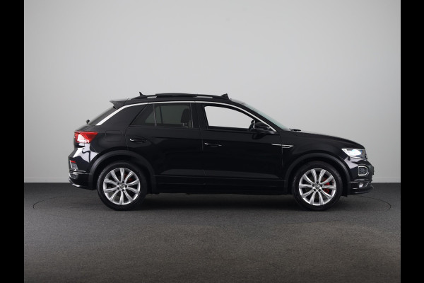 Volkswagen T-Roc 1.5 TSI Sport Business R 150 PK | Automaat (DSG) | Panoramadak | Camera | Keyless entry | Digitaal dashboard | Stoelverwarming