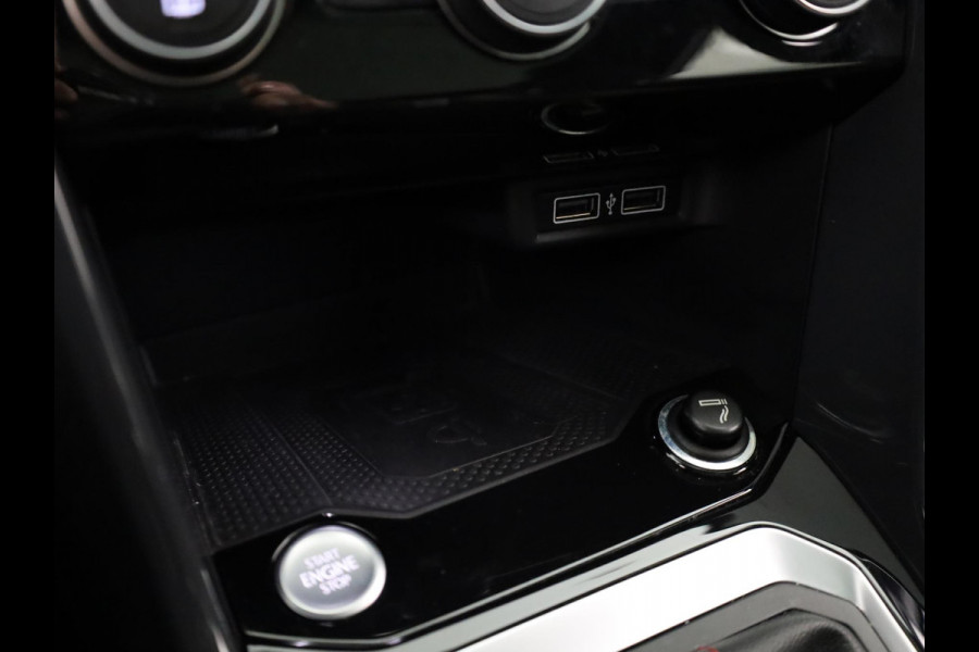 Volkswagen T-Roc 1.5 TSI Sport Business R 150 PK | Automaat (DSG) | Panoramadak | Camera | Keyless entry | Digitaal dashboard | Stoelverwarming