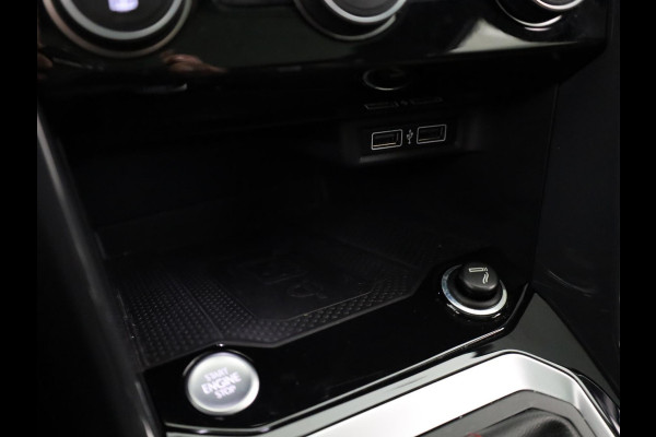 Volkswagen T-Roc 1.5 TSI Sport Business R 150 PK | Automaat (DSG) | Panoramadak | Camera | Keyless entry | Digitaal dashboard | Stoelverwarming