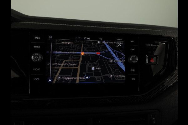 Volkswagen Polo 1.0 TSI Life 95PK | Navigatie | parkeersensoren | extra getint glas | keyless entry | stoelverwarming