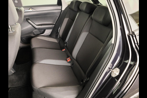 Volkswagen Polo 1.0 TSI Life 95PK | Navigatie | parkeersensoren | extra getint glas | keyless entry | stoelverwarming