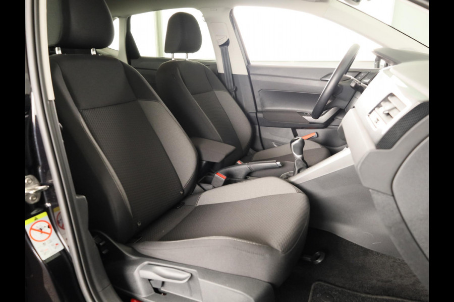 Volkswagen Polo 1.0 TSI Life 95PK | Navigatie | parkeersensoren | extra getint glas | keyless entry | stoelverwarming