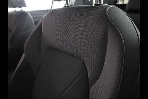 Volkswagen Golf 1.5 eTSI Style 130 PK | Automaat | Digitaal dashboard | Sportstoelen | Navigatie