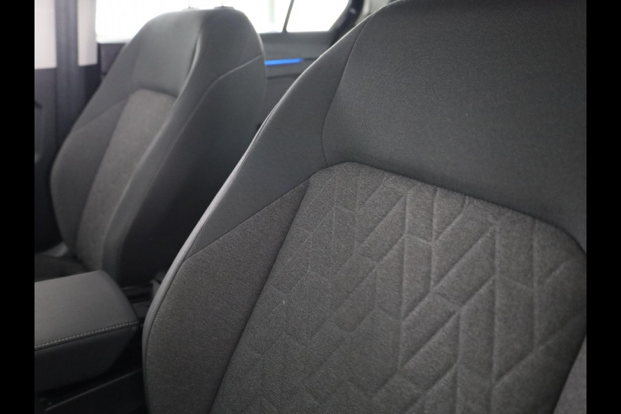 Volkswagen Golf 1.5 eHybrid Life Edition 204PK | Automaat | Camera | Extra getint glas | verlengde garantie