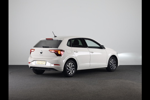 Volkswagen Polo 1.0 TSI Life Edition 95 pk | Verlengde garantie | Navigatie via App | Parkeersensoren achter | Achteruitrijcamera | Adaptieve cruise control |