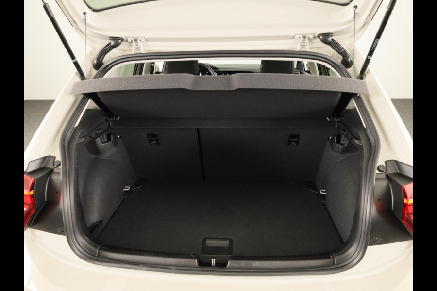 Volkswagen Polo 1.0 TSI Life Edition 95 pk | Verlengde garantie | Navigatie via App | Parkeersensoren achter | Achteruitrijcamera | Adaptieve cruise control |