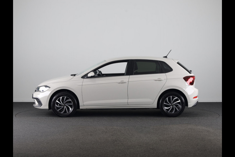 Volkswagen Polo 1.0 TSI Life Edition 95 pk | Verlengde garantie | Navigatie via App | Parkeersensoren achter | Achteruitrijcamera | Adaptieve cruise control |