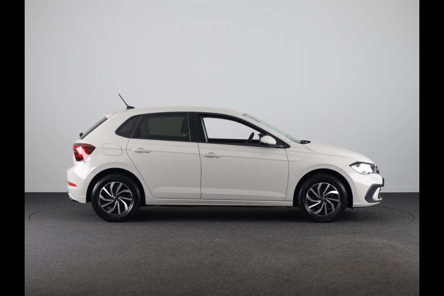 Volkswagen Polo 1.0 TSI Life Edition 95 pk | Verlengde garantie | Navigatie via App | Parkeersensoren achter | Achteruitrijcamera | Adaptieve cruise control |