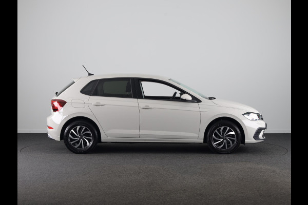 Volkswagen Polo 1.0 TSI Life Edition 95 pk | Verlengde garantie | Navigatie via App | Parkeersensoren achter | Achteruitrijcamera | Adaptieve cruise control |