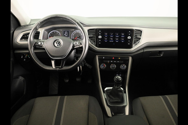 Volkswagen T-Roc 1.0 TSI Style | Parkeersensoren (Park assist) | Adaptieve cruise control | Carplay & Android auto |