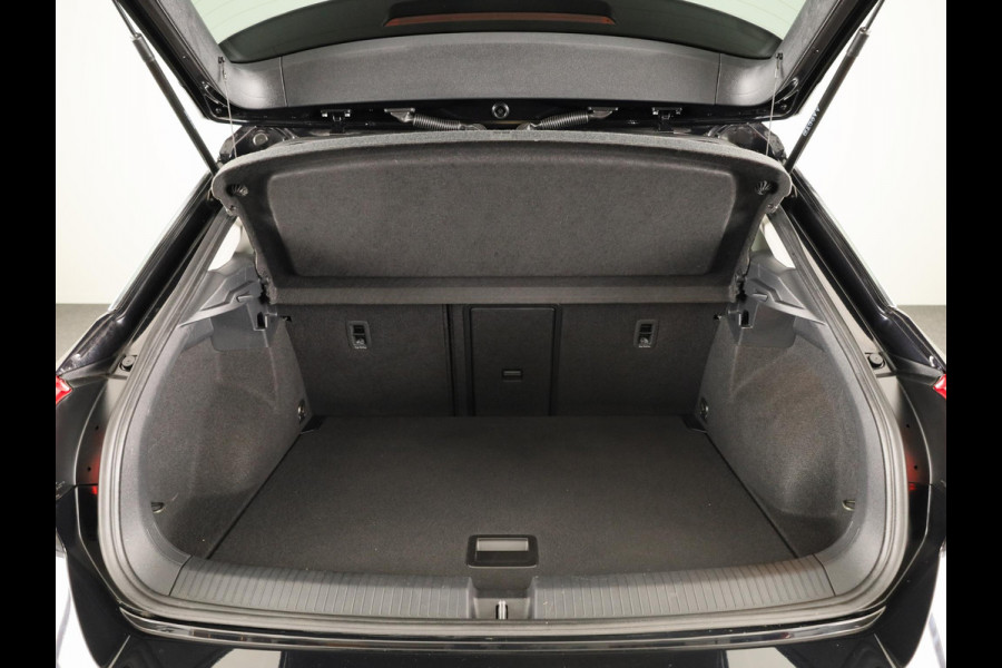 Volkswagen T-Roc 1.0 TSI Style | Parkeersensoren (Park assist) | Adaptieve cruise control | Carplay & Android auto |