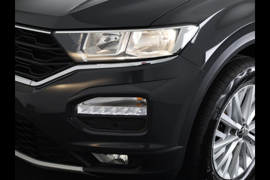 Volkswagen T-Roc 1.0 TSI Style | Parkeersensoren voor en achter | Cruise controle adaptief | Apple Carplay en Android auto |