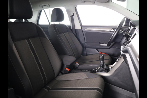 Volkswagen T-Roc 1.0 TSI Style | Parkeersensoren voor en achter | Cruise controle adaptief | Apple Carplay en Android auto |