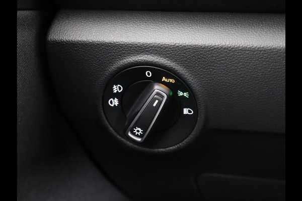 Volkswagen T-Roc 1.0 TSI Style | Parkeersensoren voor en achter | Cruise controle adaptief | Apple Carplay en Android auto |