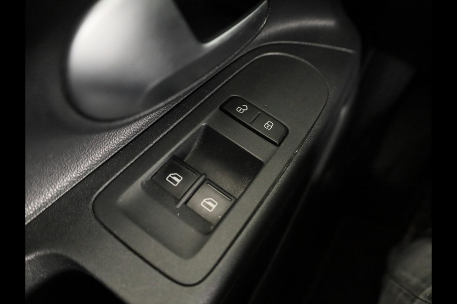 Volkswagen up! 1.0 65 pk | Navigatie via App | Airco | Rijstrooksensor | DAB ontvanger |
