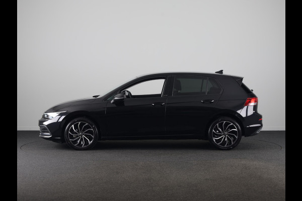 Volkswagen Golf 1.0 eTSI Life Active 110PK DSG | Navigatie | achteruitrijcamera | LED plus | 17" LM velgen |