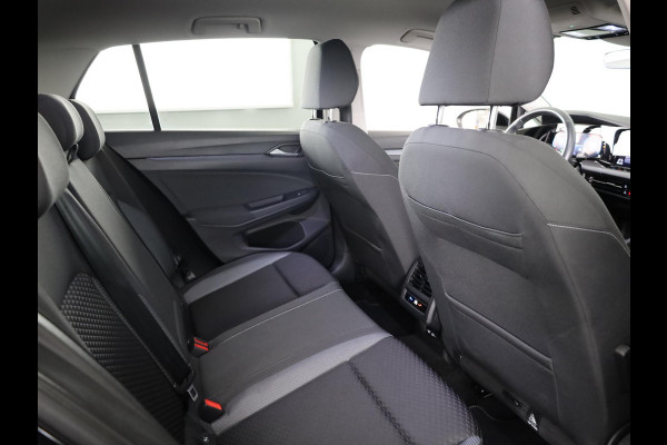 Volkswagen Golf 1.0 eTSI Life Active 110PK DSG | Navigatie | achteruitrijcamera | LED plus | 17" LM velgen |