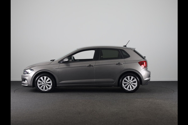 Volkswagen Polo 1.0 TSI Highline 95 PK | Navigatie | Parkeersensoren | Extra getint glas | ECC airco