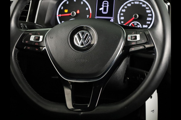 Volkswagen Polo 1.0 TSI Highline 95 PK | Navigatie | Parkeersensoren | Extra getint glas | ECC airco