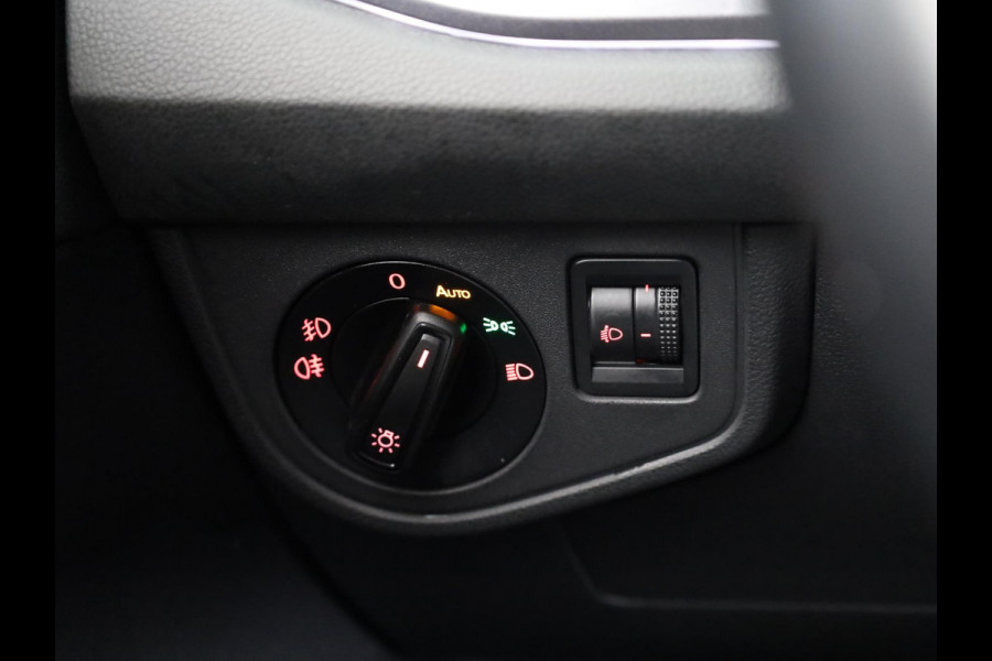 Volkswagen Polo 1.0 TSI Highline 95 PK | Navigatie | Parkeersensoren | Extra getint glas | ECC airco