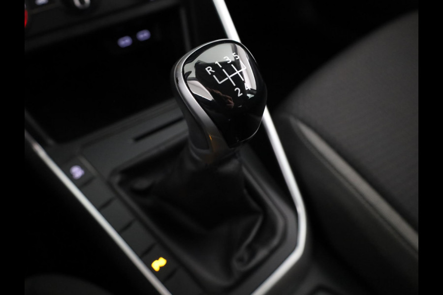 Volkswagen Polo 1.0 TSI Life 95 pk | Navigatie | Parkeersensoren | Adaptieve cruise control | LED koplampen | Apple Carplay/Android Auto |