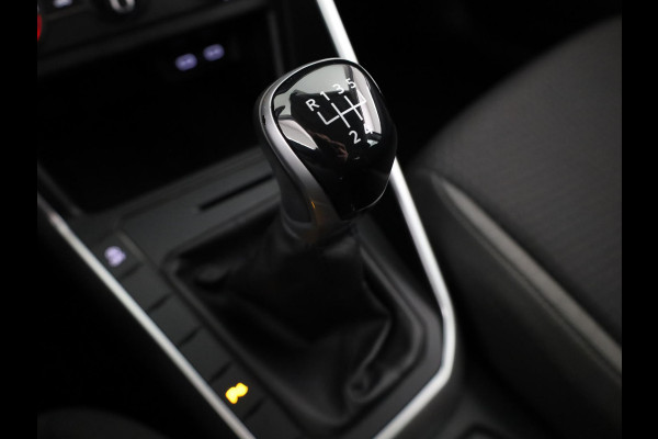 Volkswagen Polo 1.0 TSI Life 95 pk | Navigatie | Parkeersensoren | Adaptieve cruise control | LED koplampen | Apple Carplay/Android Auto |