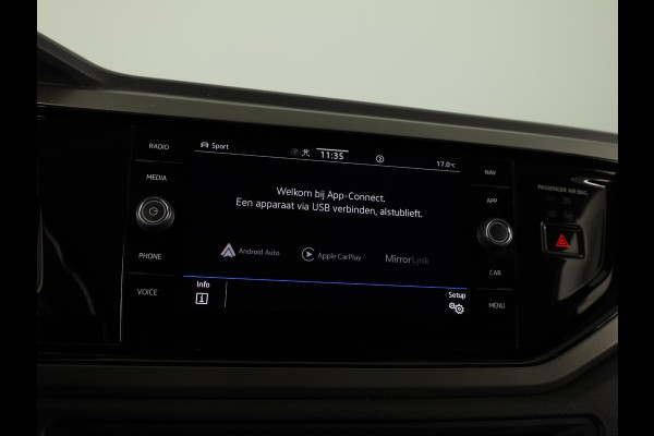 Volkswagen Polo 1.0 TSI Comfortline Business 95 PK | Navigatie | Parkeersensoren voor en achter | Automatische airco |