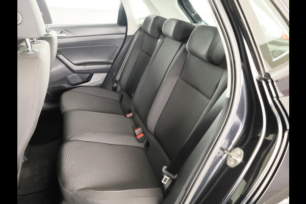 Volkswagen Polo 1.0 TSI Comfortline Business 95 PK | Navigatie | Parkeersensoren voor en achter | Automatische airco |