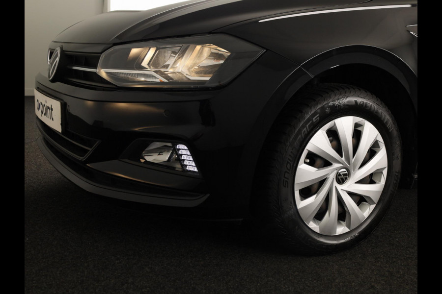 Volkswagen Polo 1.0 TSI Comfortline Business 95 PK | Navigatie | Parkeersensoren voor en achter | Automatische airco |