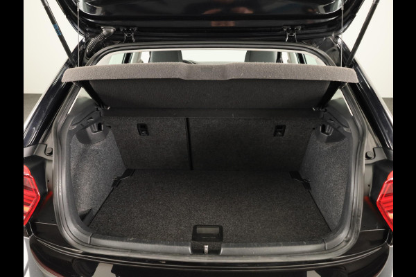 Volkswagen Polo 1.0 TSI Comfortline Business 95 PK | Navigatie | Parkeersensoren voor en achter | Automatische airco |