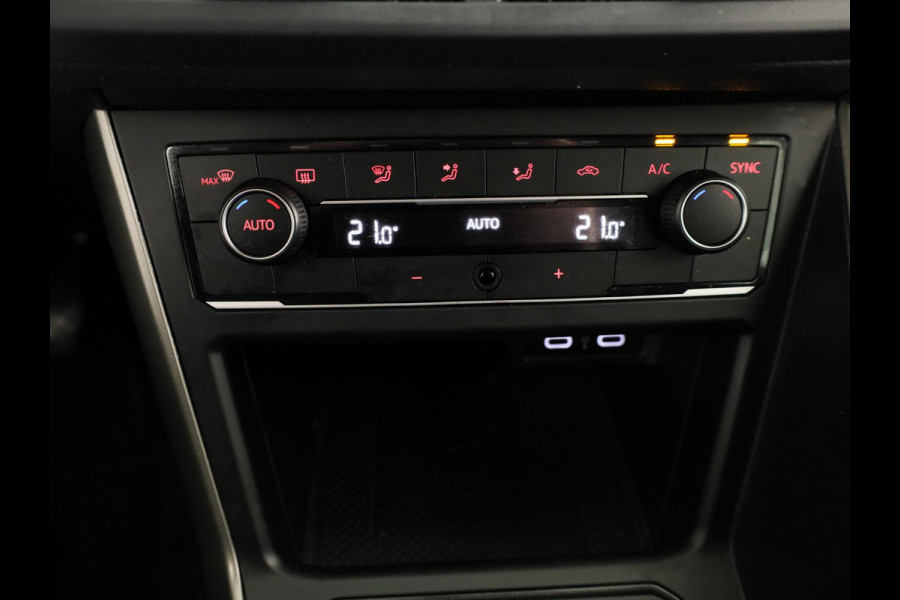 Volkswagen Polo 1.0 TSI Comfortline Business 95 PK | Navigatie | Parkeersensoren voor en achter | Automatische airco |