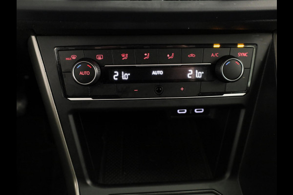 Volkswagen Polo 1.0 TSI Comfortline Business 95 PK | Navigatie | Parkeersensoren voor en achter | Automatische airco |