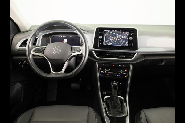 Volkswagen T-Roc 1.5 TSI Style 150 PK DSG | Panorama dak | Keyless entry/start | Matrix koplampen | Stoelverwarming | 18" LM velgen |